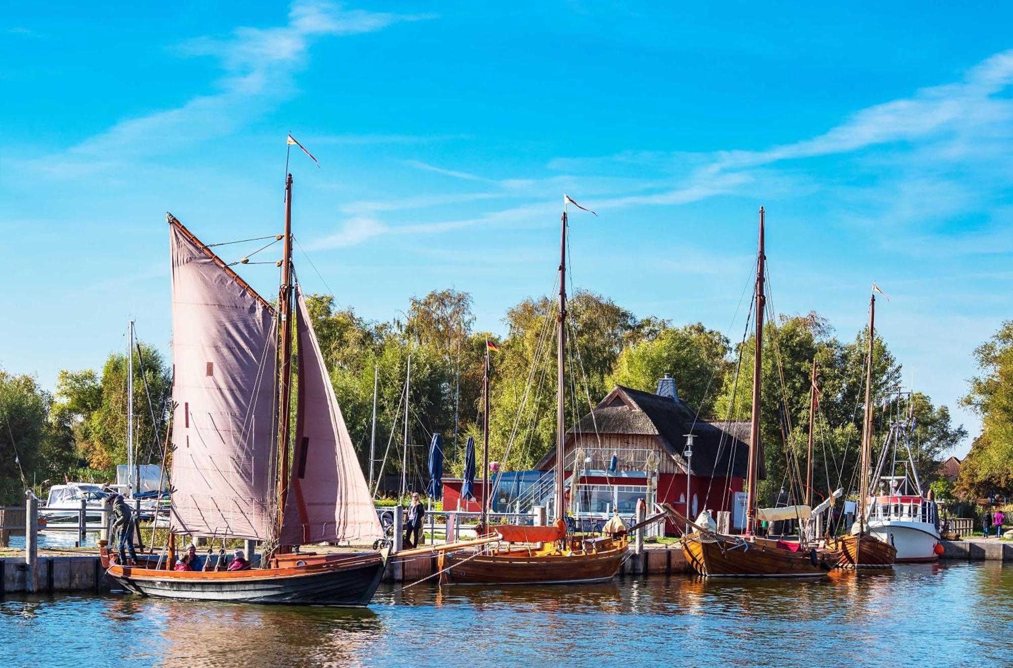 Achterndieck In Der Alten Seefahrtschule Wustrow  Buitenkant foto